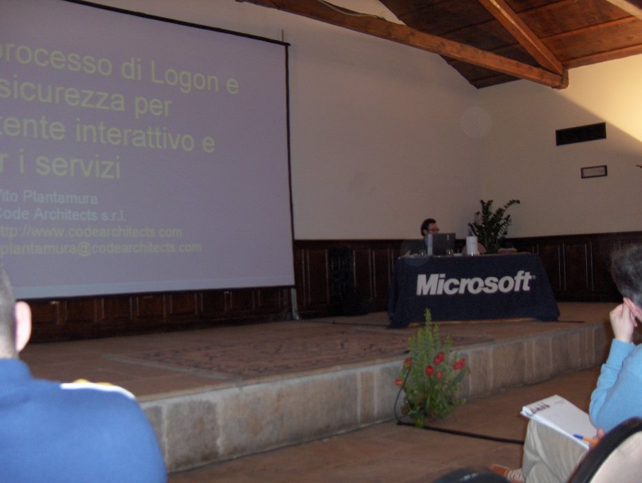Me at the Microsoft Security Roadshow event in Bari in April 2006, explaining how the logon process works in Windows NT. There were 250 attendees.